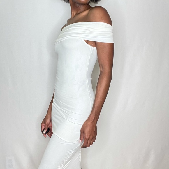 Off Shoulder Bodycon Dress - Picture 3 of 6